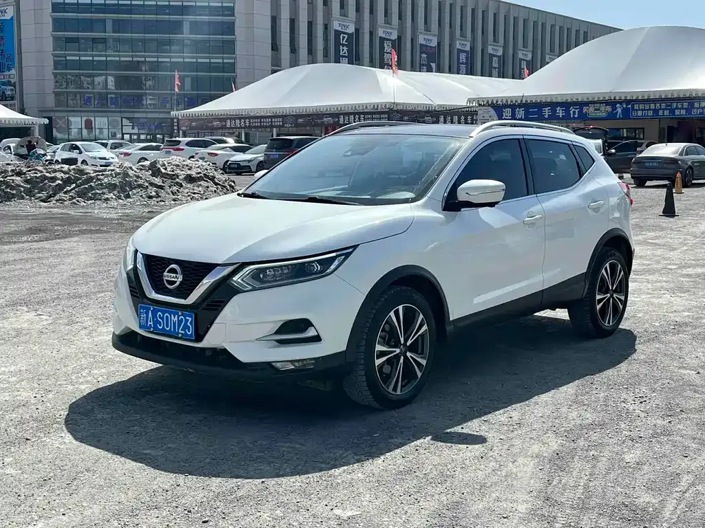 Nissan Qashqai — фото 1