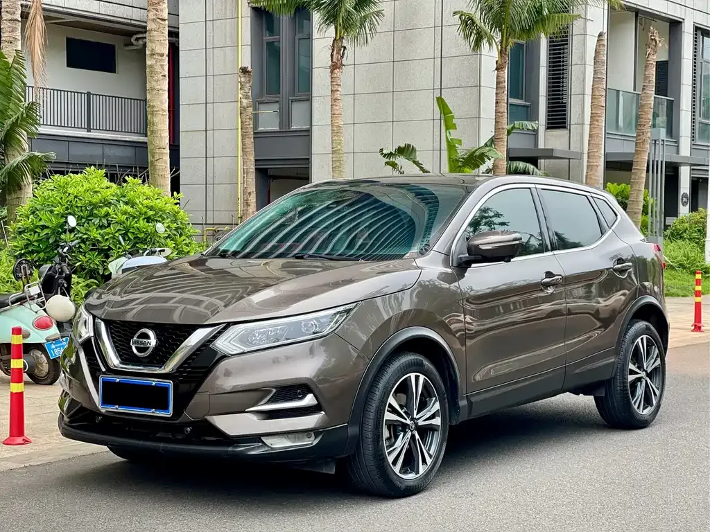 Nissan Qashqai — фото 1