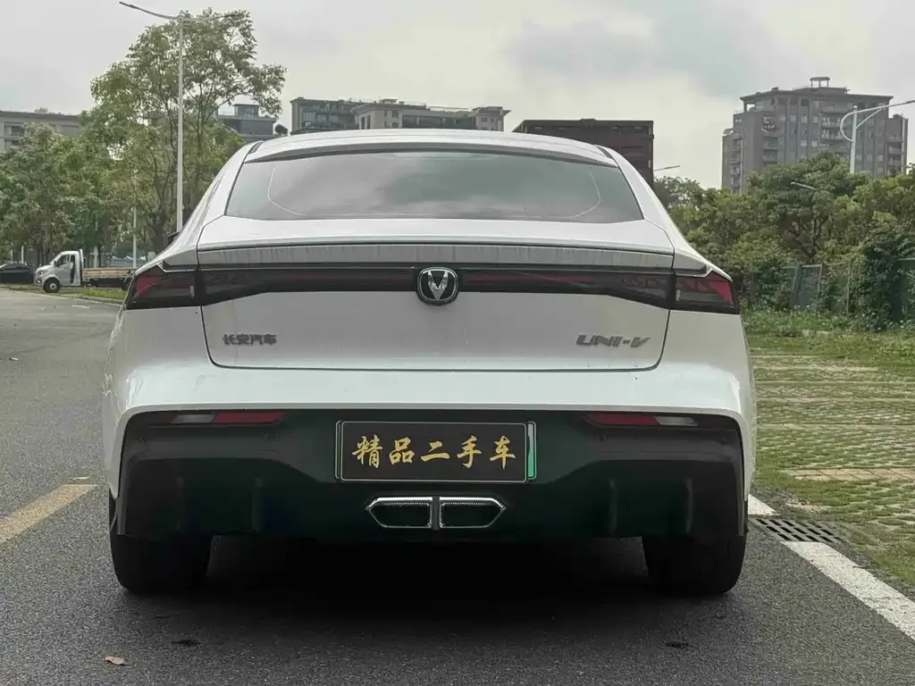 Changan UNI-V iDD — фото 9