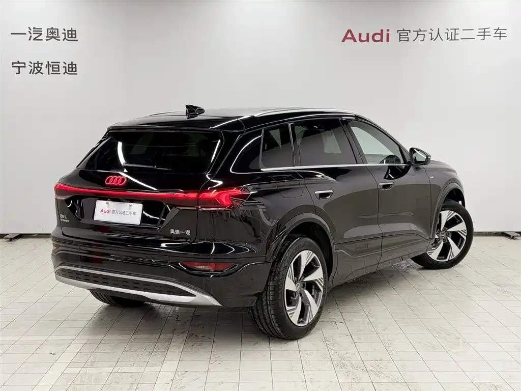 Audi Q6L e-tron — фото 2