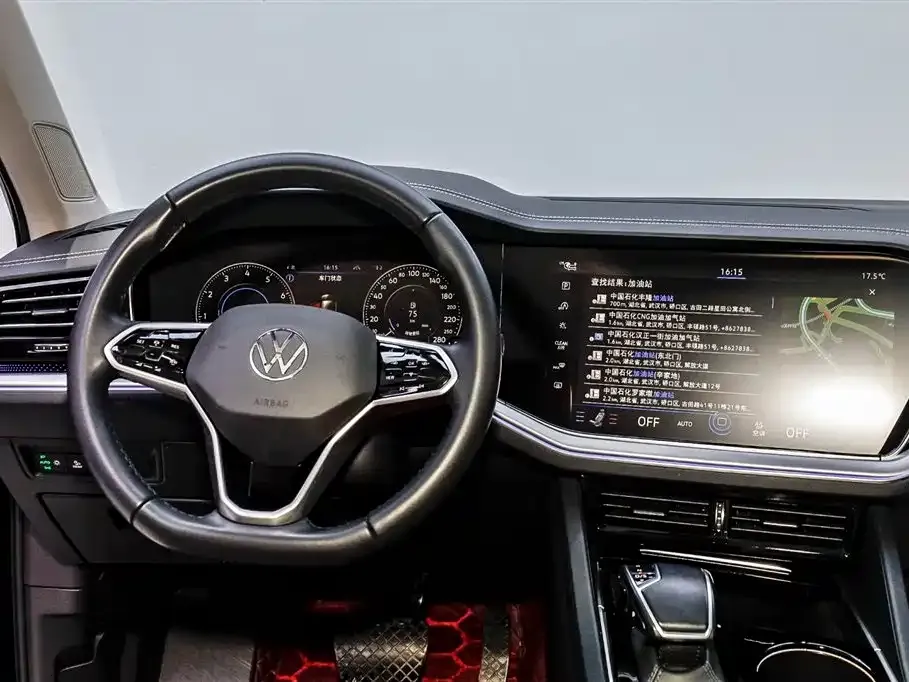 Volkswagen Touareg — фото 4