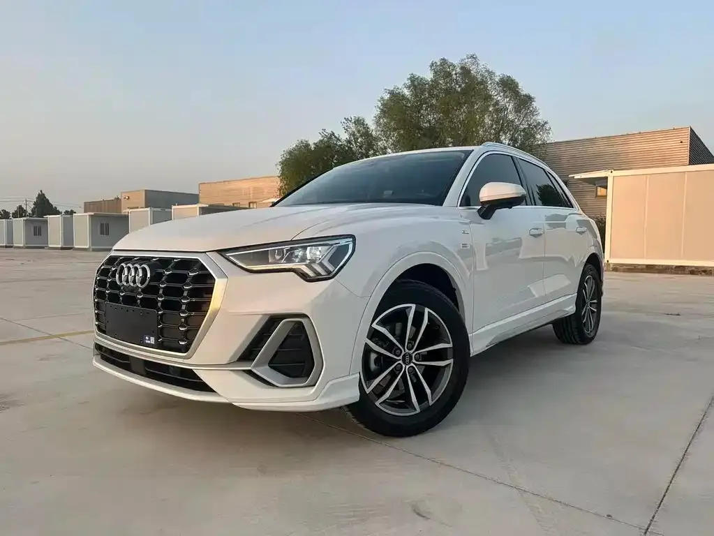 Audi Q3 — фото 1