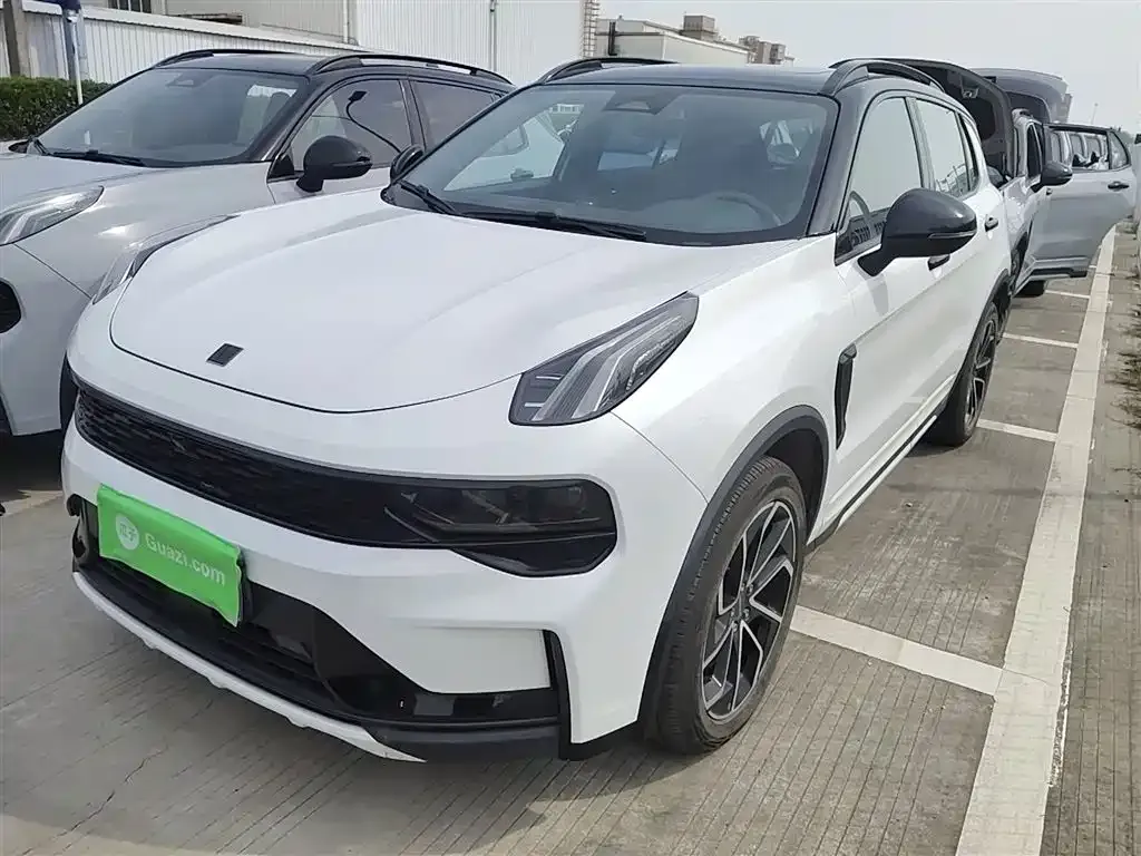 Lynk & Co 01 — фото 1
