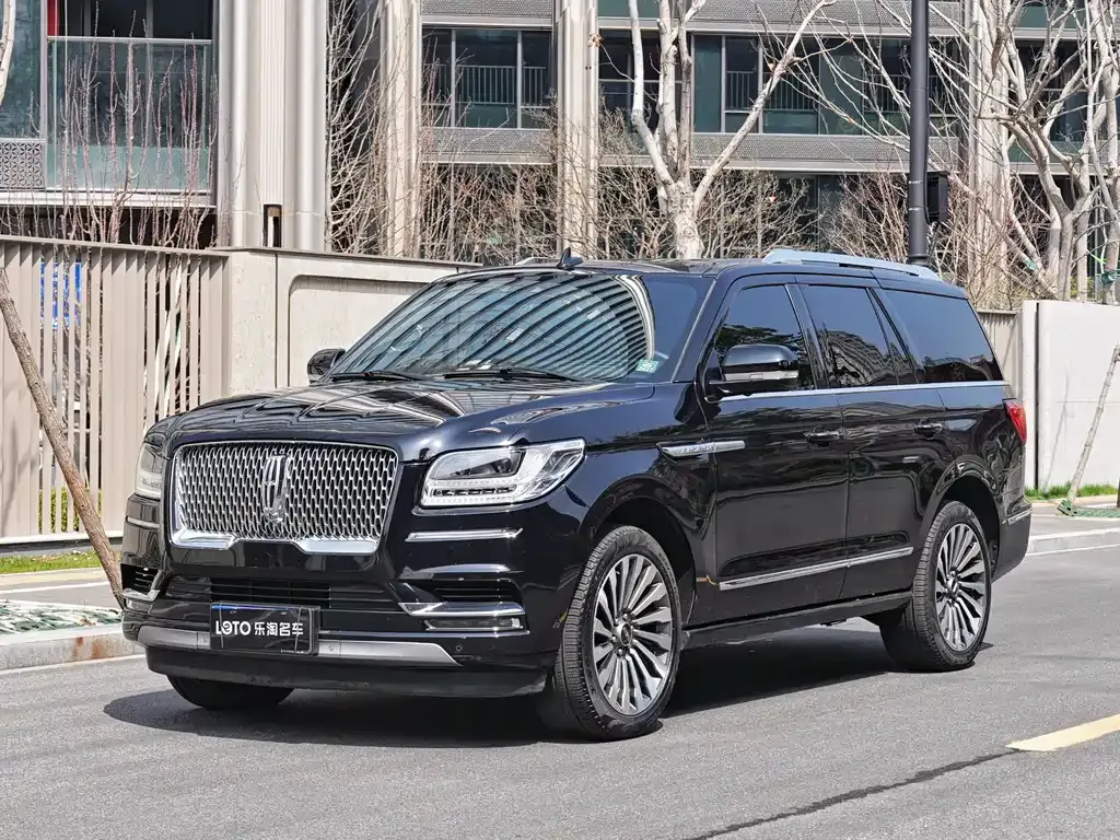 Lincoln Navigator — фото 1