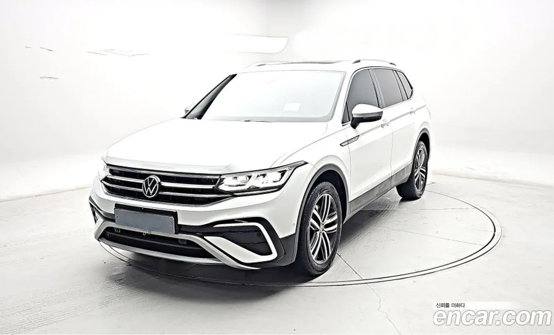 Volkswagen Tiguan — фото 1