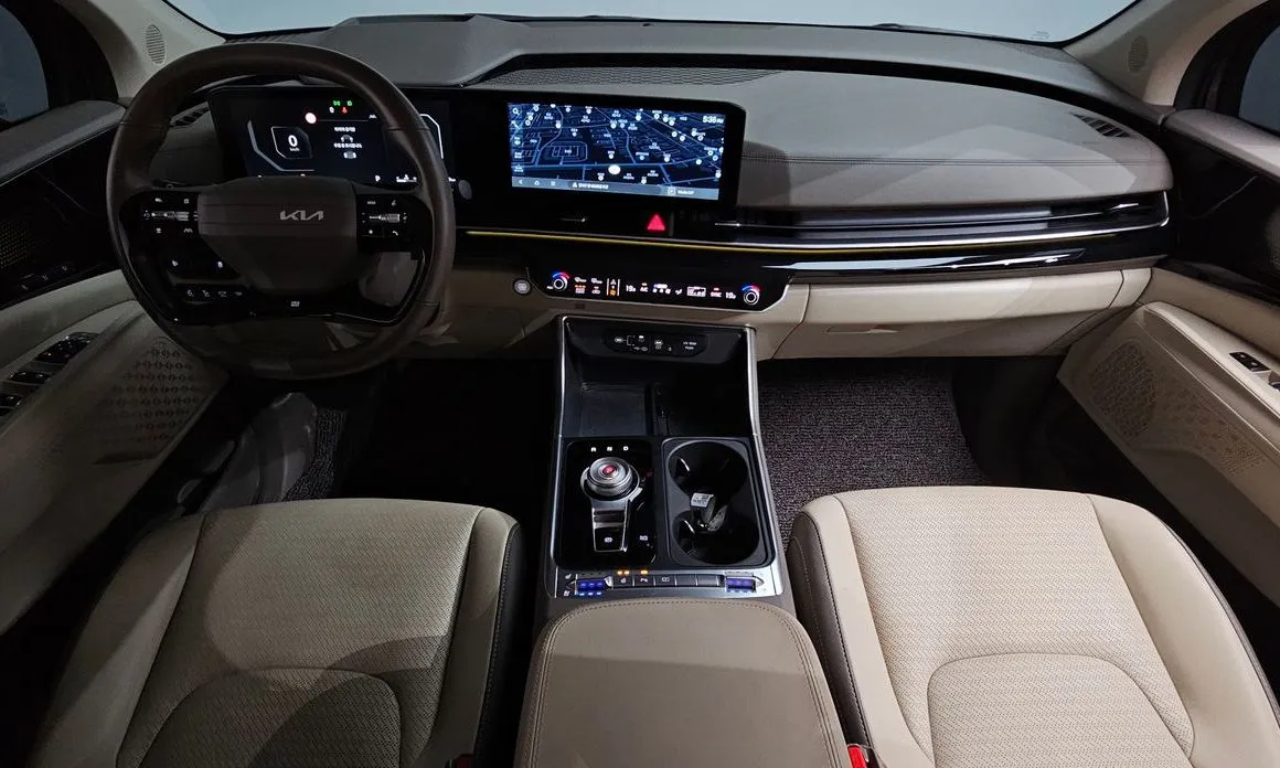 Kia Carnival — фото 10