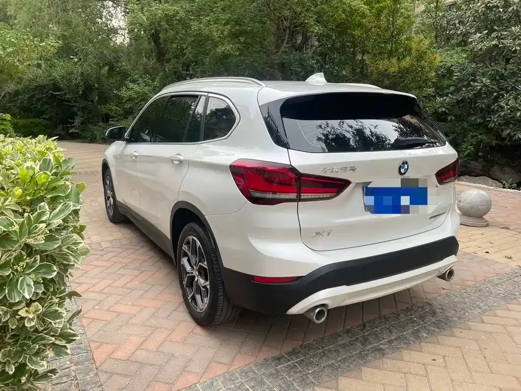 BMW X1 — фото 10
