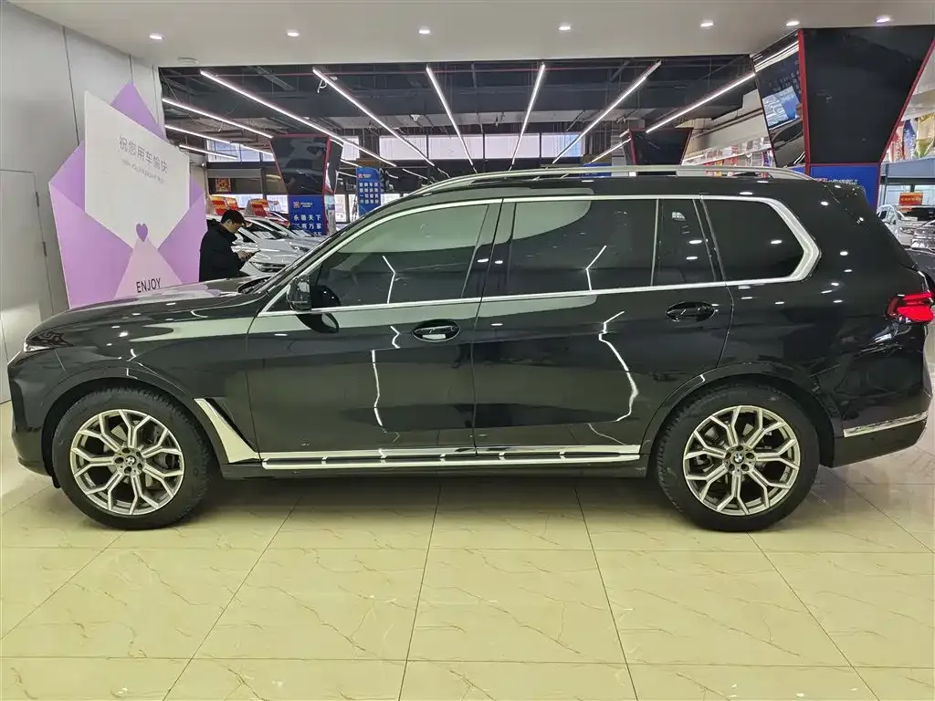 BMW X7 — фото 2
