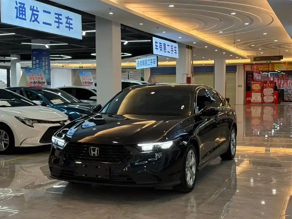 Honda Accord — фото 1