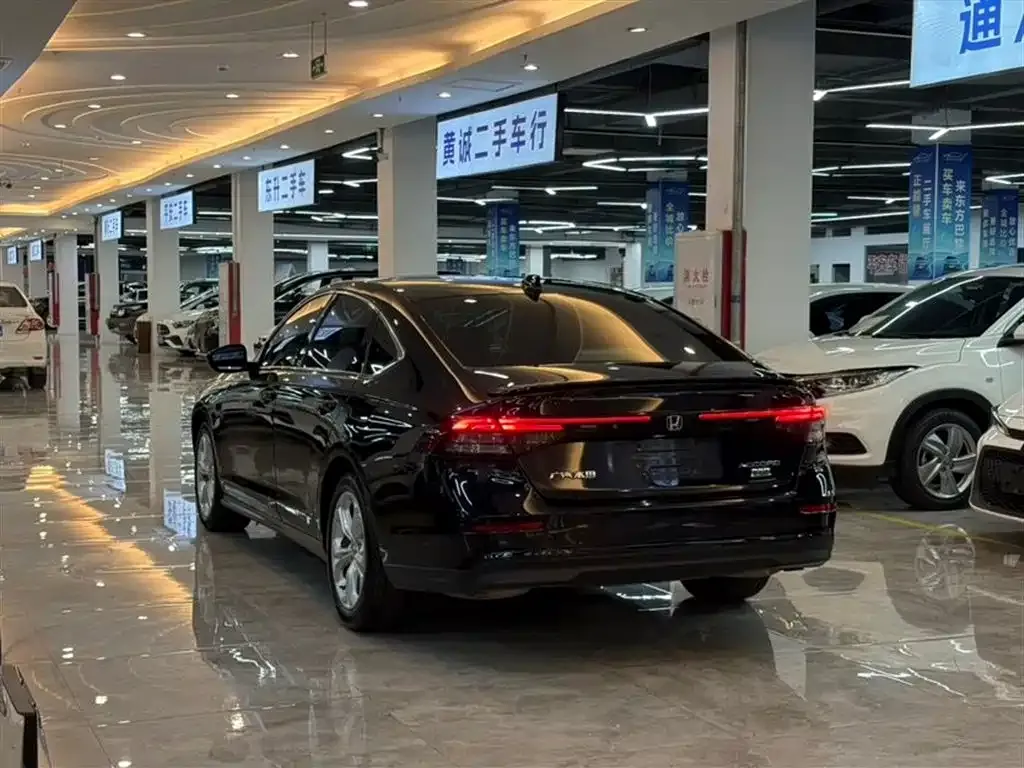 Honda Accord — фото 9