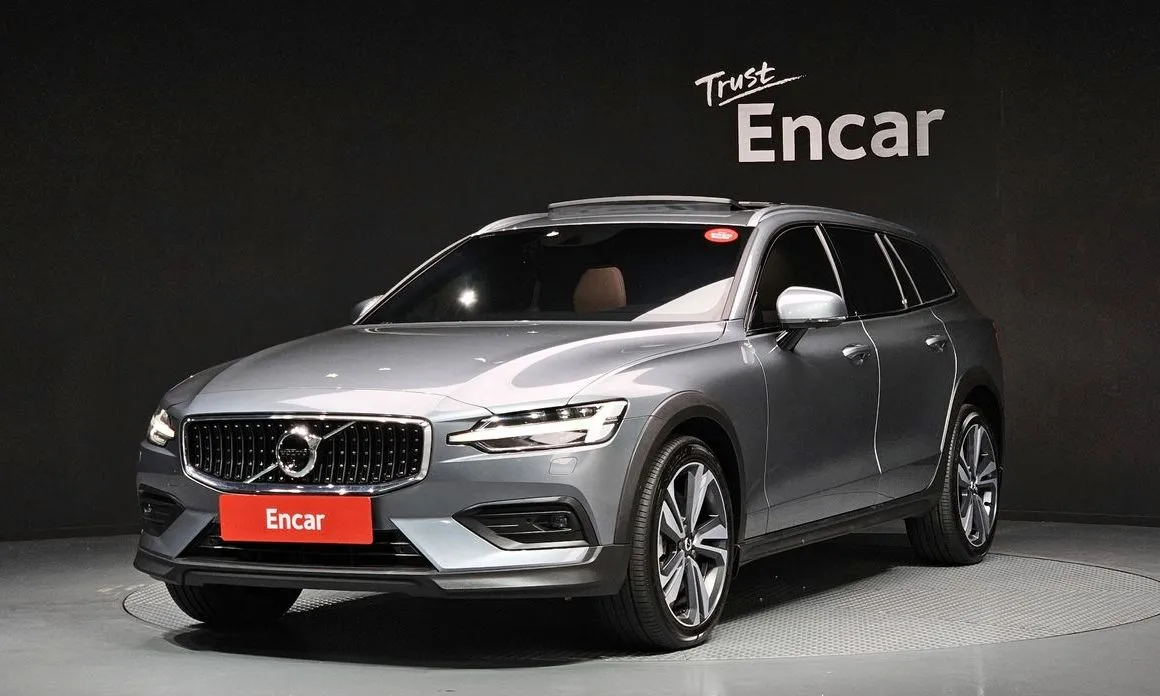 Volvo V60 — фото 1