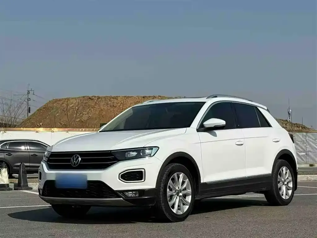 Volkswagen T-Roc — фото 8