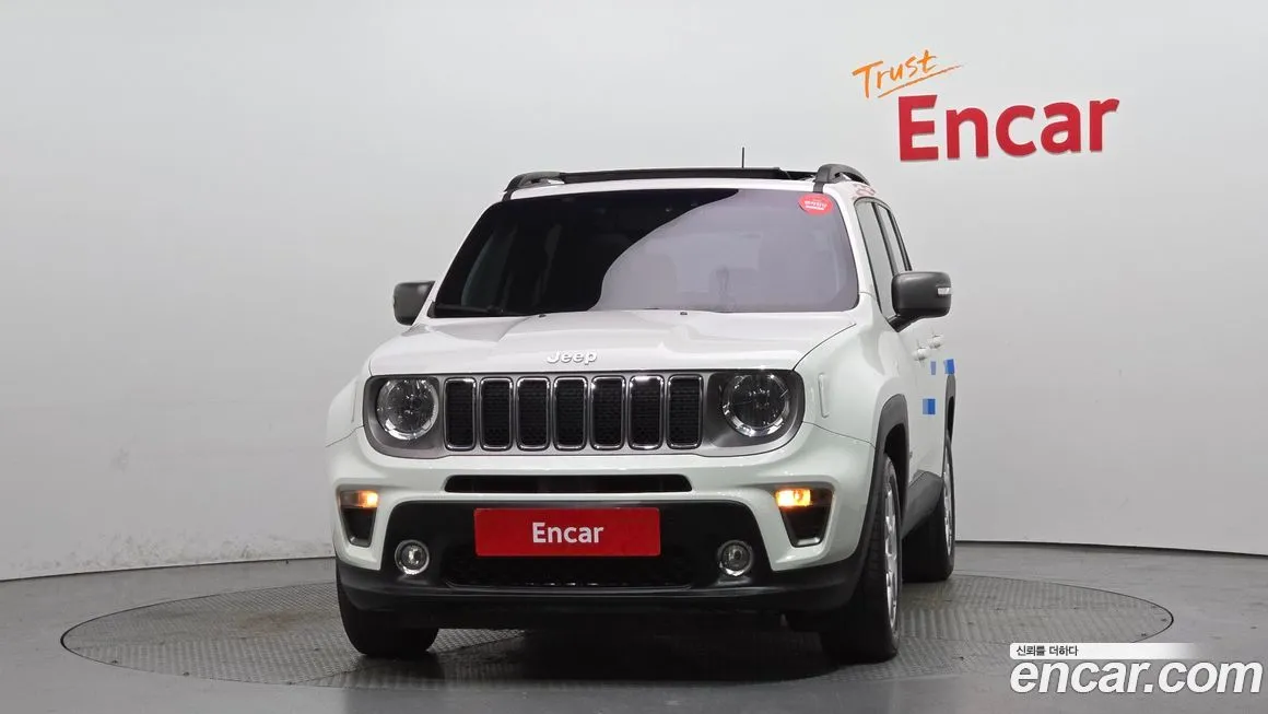 Jeep Renegade — фото 3