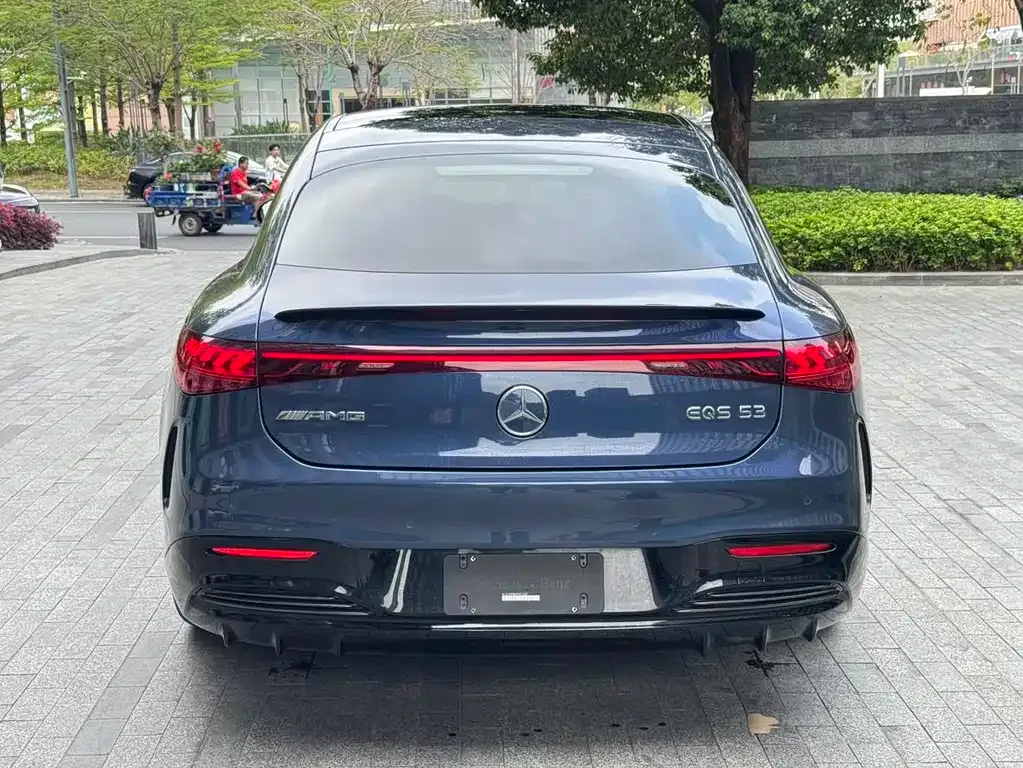 Mercedes-Benz EQS AMG — фото 6