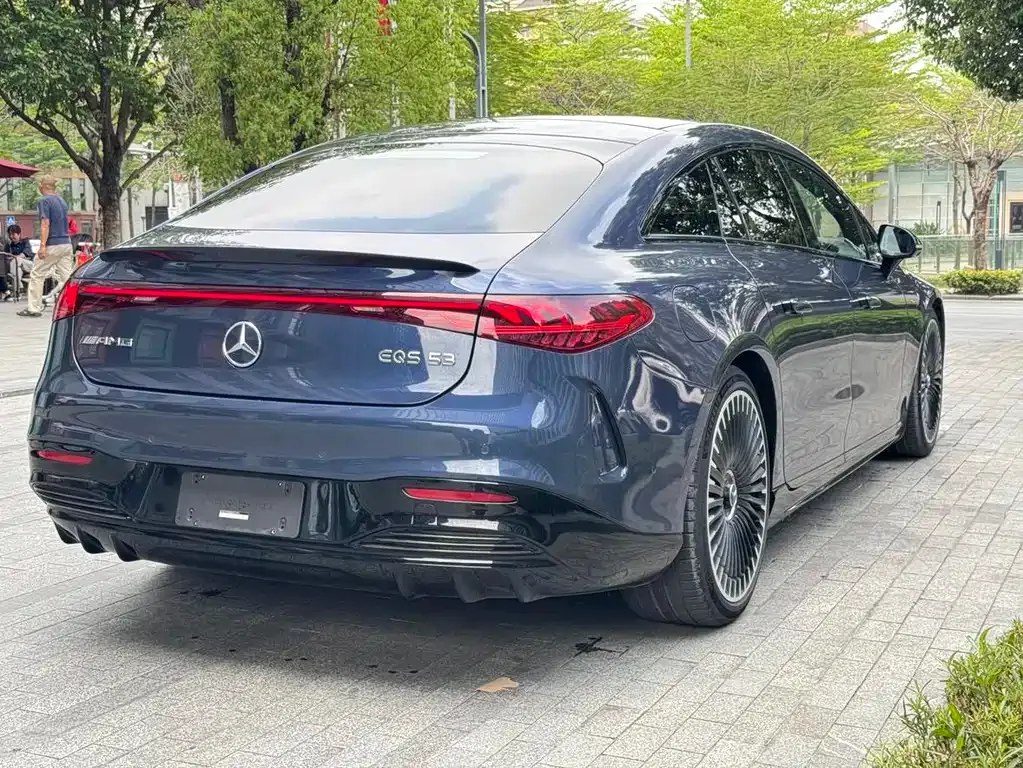 Mercedes-Benz EQS AMG — фото 7