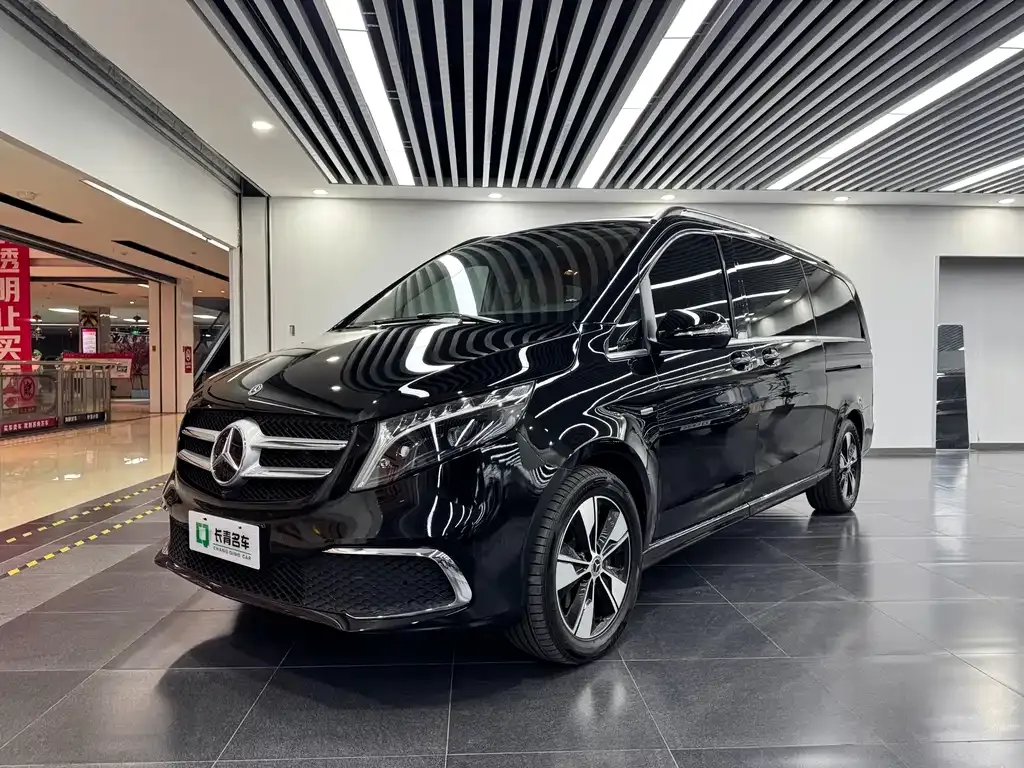 Mercedes-Benz V-Class — фото 1