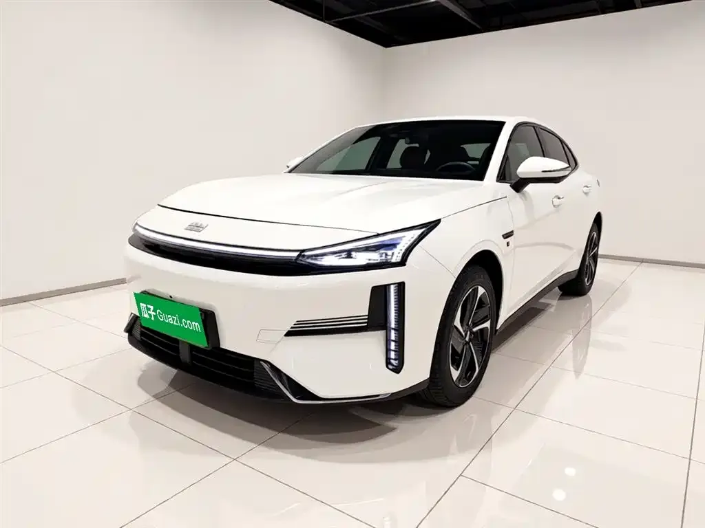 Geely Galaxy L6 — фото 3