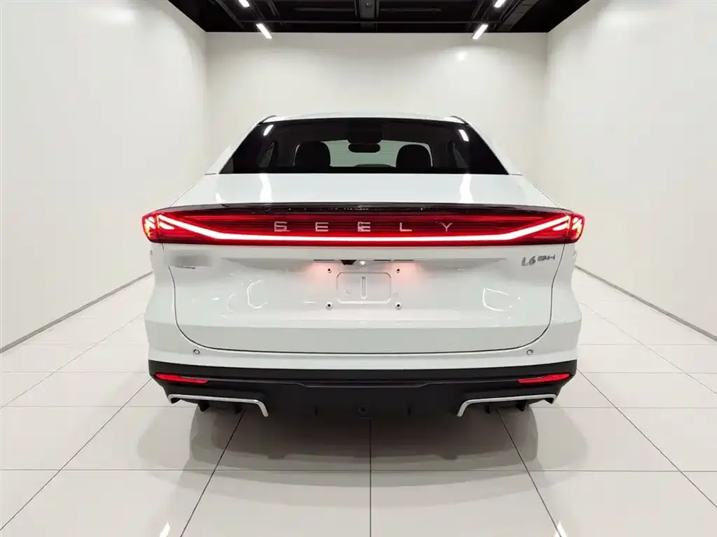 Geely Galaxy L6 — фото 2