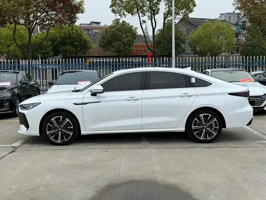 Chery Arrizo 8 PRO — фото 9