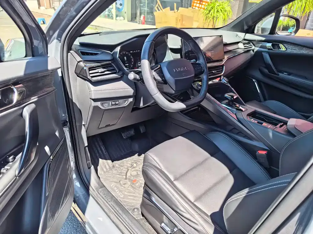 Lynk & Co 06 — фото 7