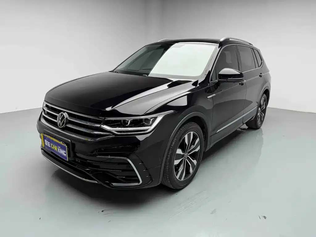 Volkswagen Tiguan L — фото 1
