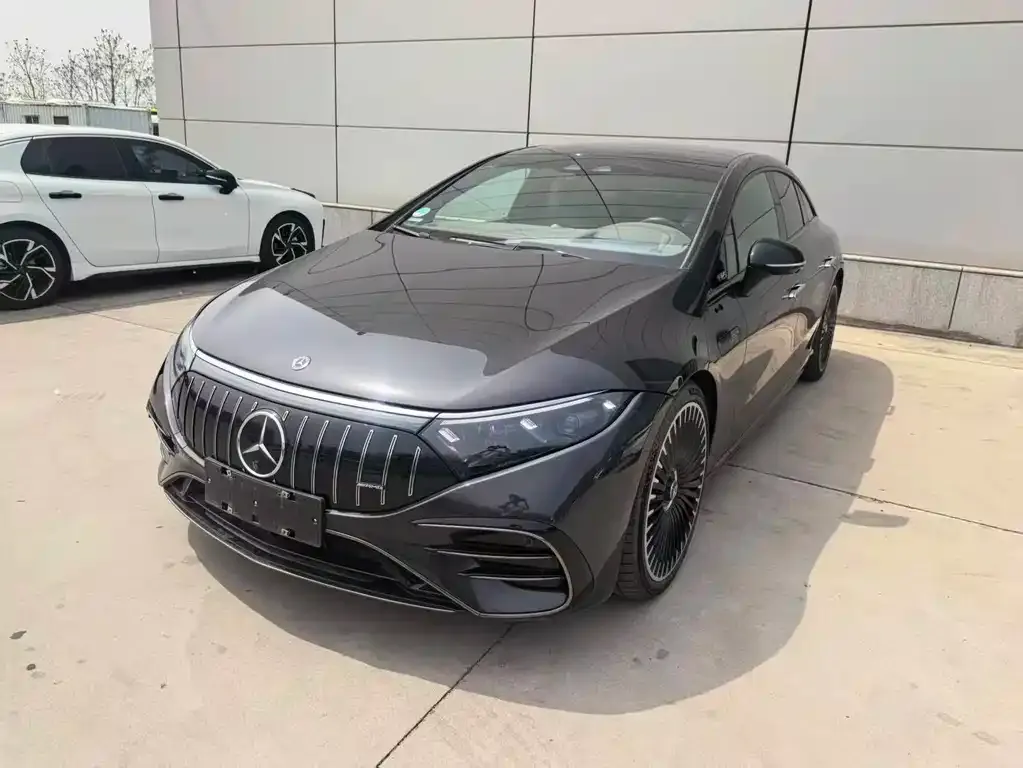 Mercedes-Benz EQS AMG — фото 1