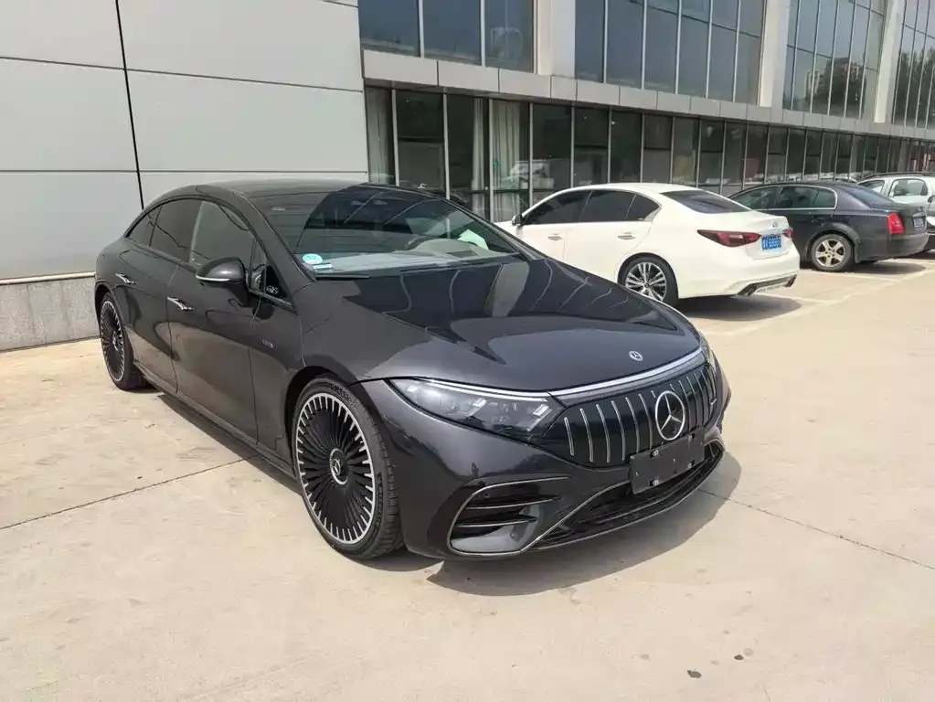 Mercedes-Benz EQS AMG — фото 8