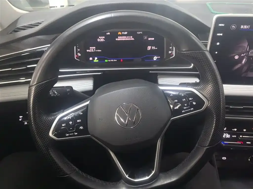 Volkswagen Tiguan L New Energy — фото 3