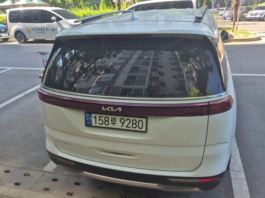 Kia Carnival — фото 8