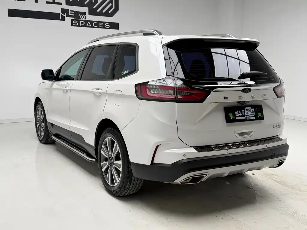 Ford Edge — фото 9