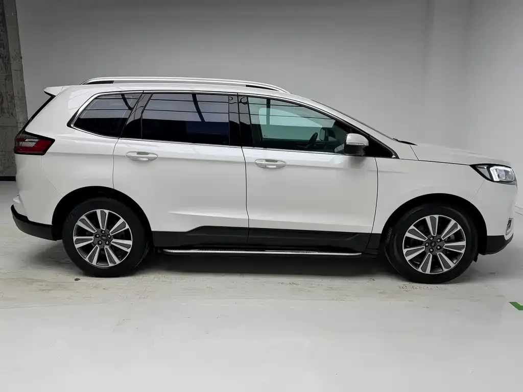 Ford Edge — фото 3