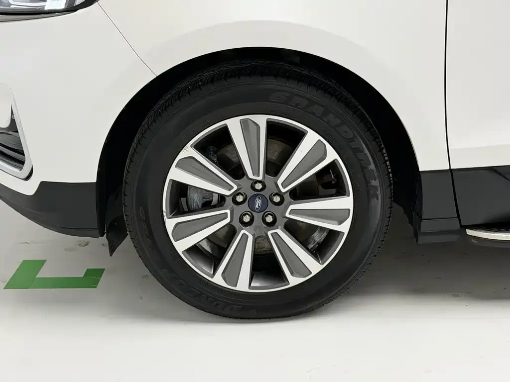 Ford Edge — фото 7
