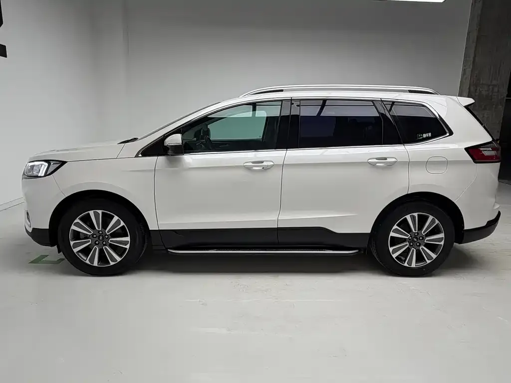 Ford Edge — фото 5