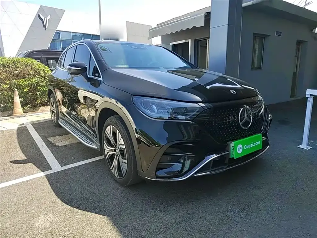 Mercedes-Benz EQE SUV — фото 10