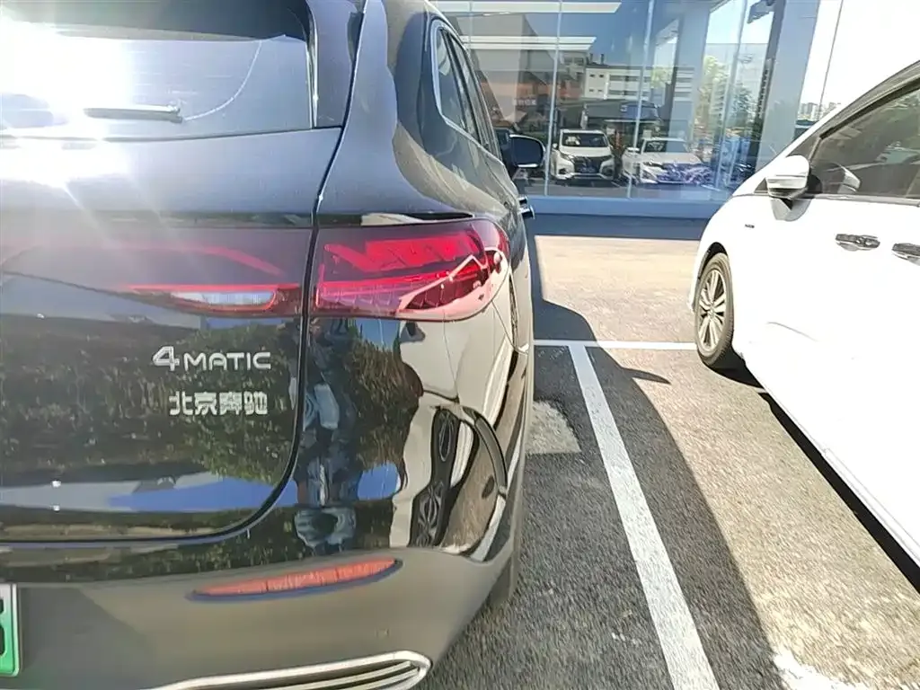 Mercedes-Benz EQE SUV — фото 3