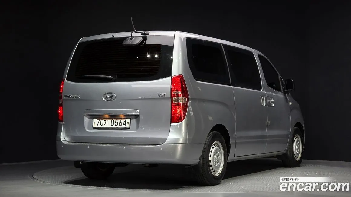 Hyundai Starex — фото 6