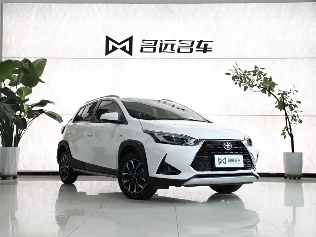 Toyota Yaris L — фото 10