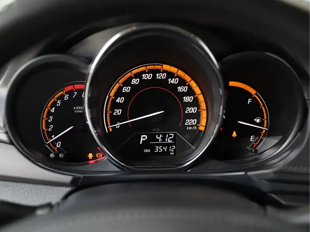Toyota Yaris L — фото 6