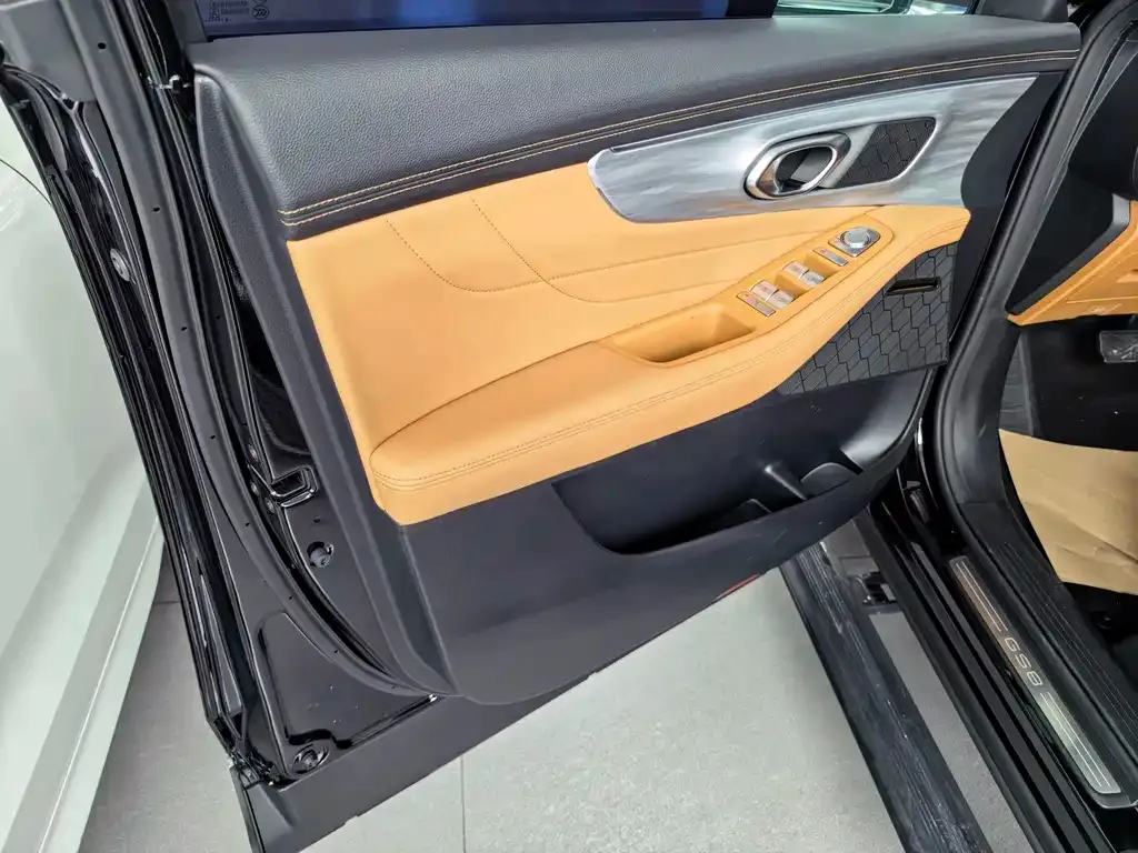 GAC Motor Trumpchi GS8 — фото 3