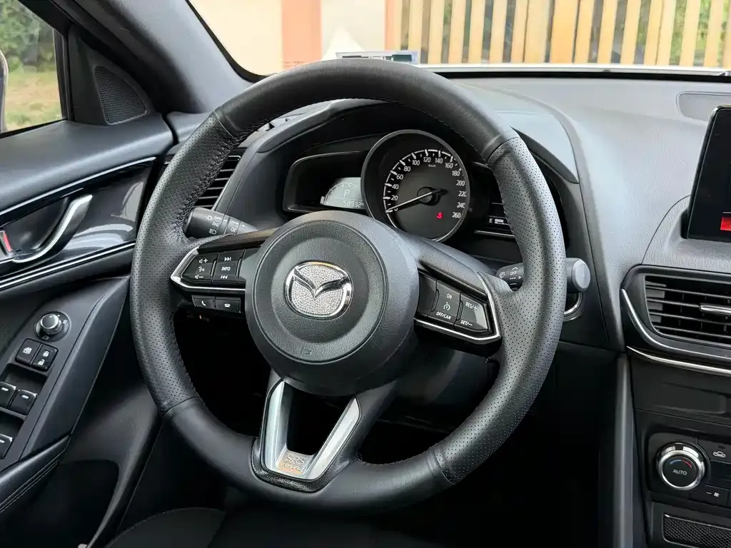 Mazda CX-4 — фото 4