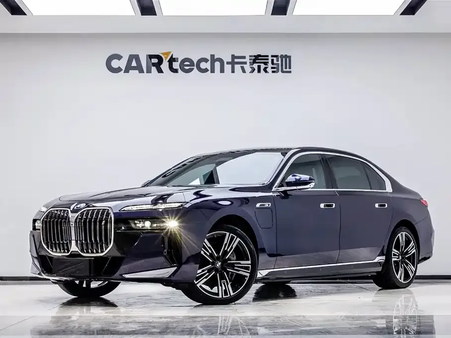 BMW i7 — фото 6