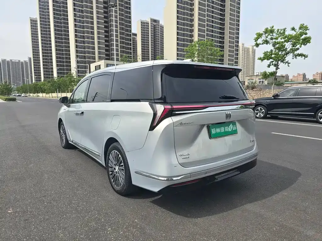 Buick GL8 Hybrid — фото 9