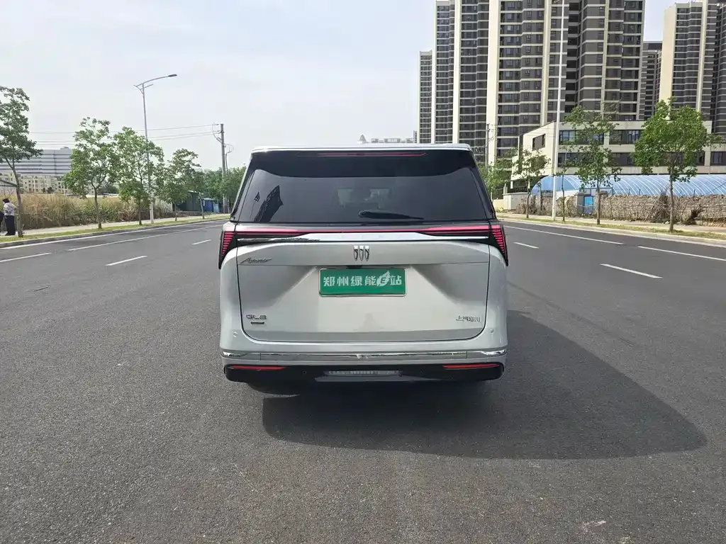 Buick GL8 Hybrid — фото 3