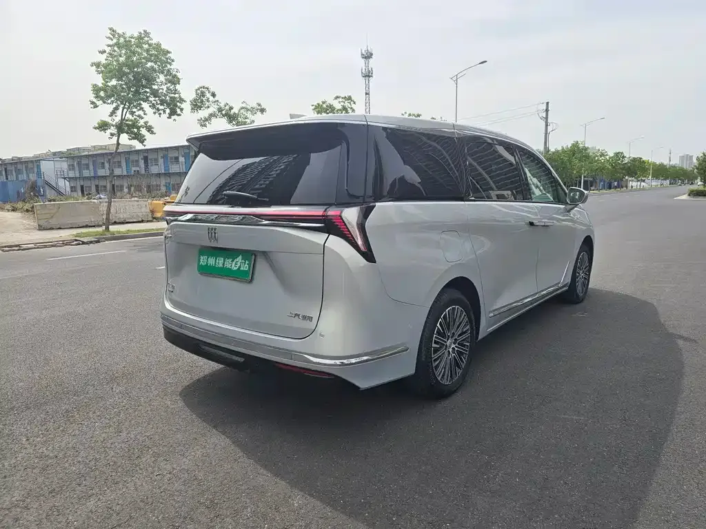 Buick GL8 Hybrid — фото 7