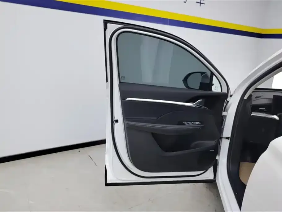 Roewe RX5 MAX — фото 10