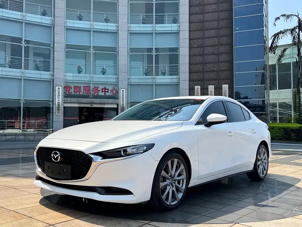 Mazda 3 Axela — фото 1