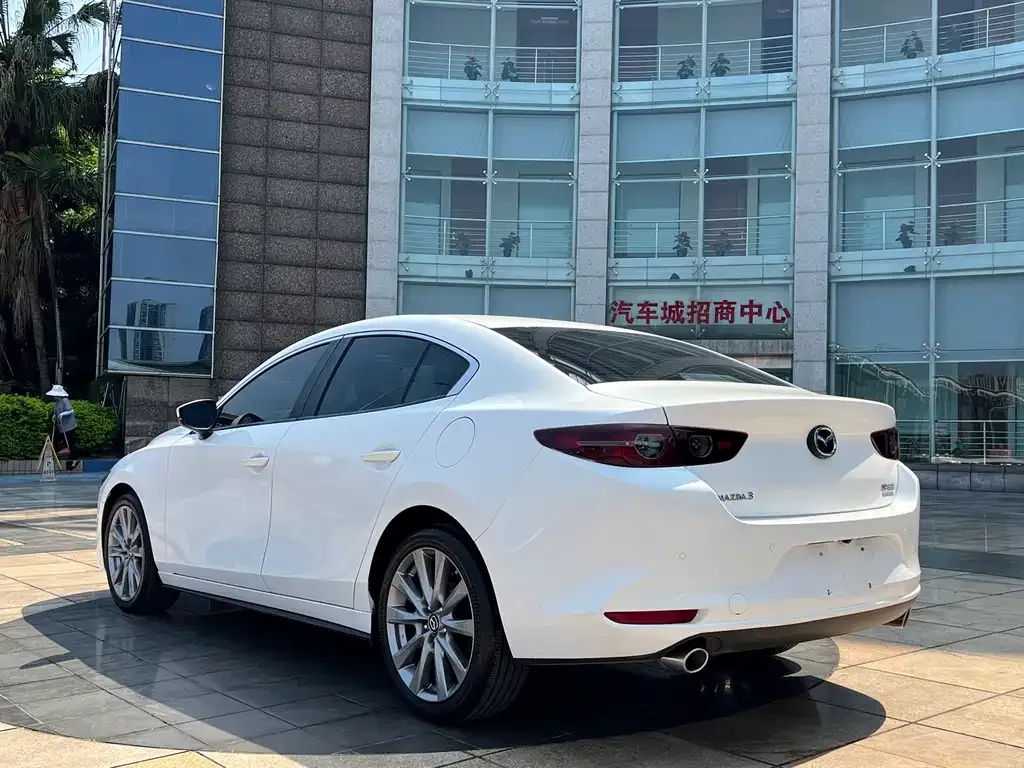 Mazda 3 Axela — фото 10