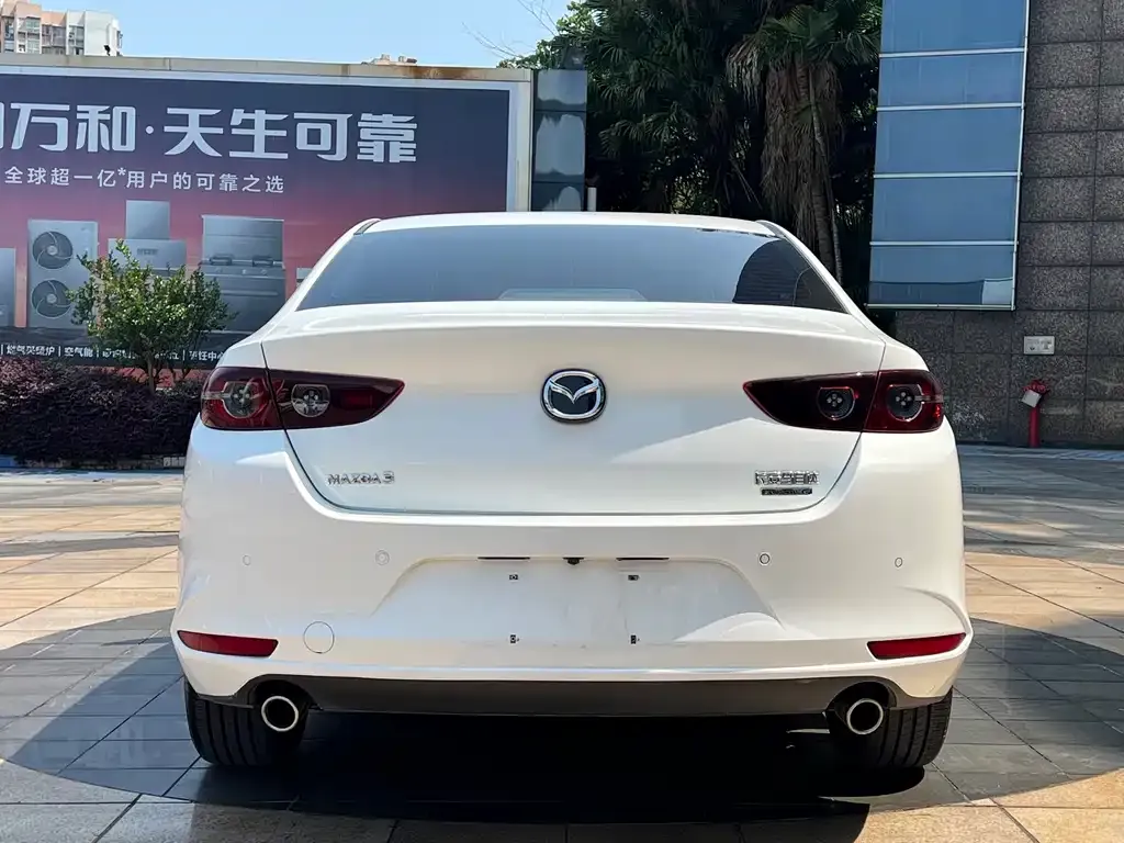 Mazda 3 Axela — фото 3
