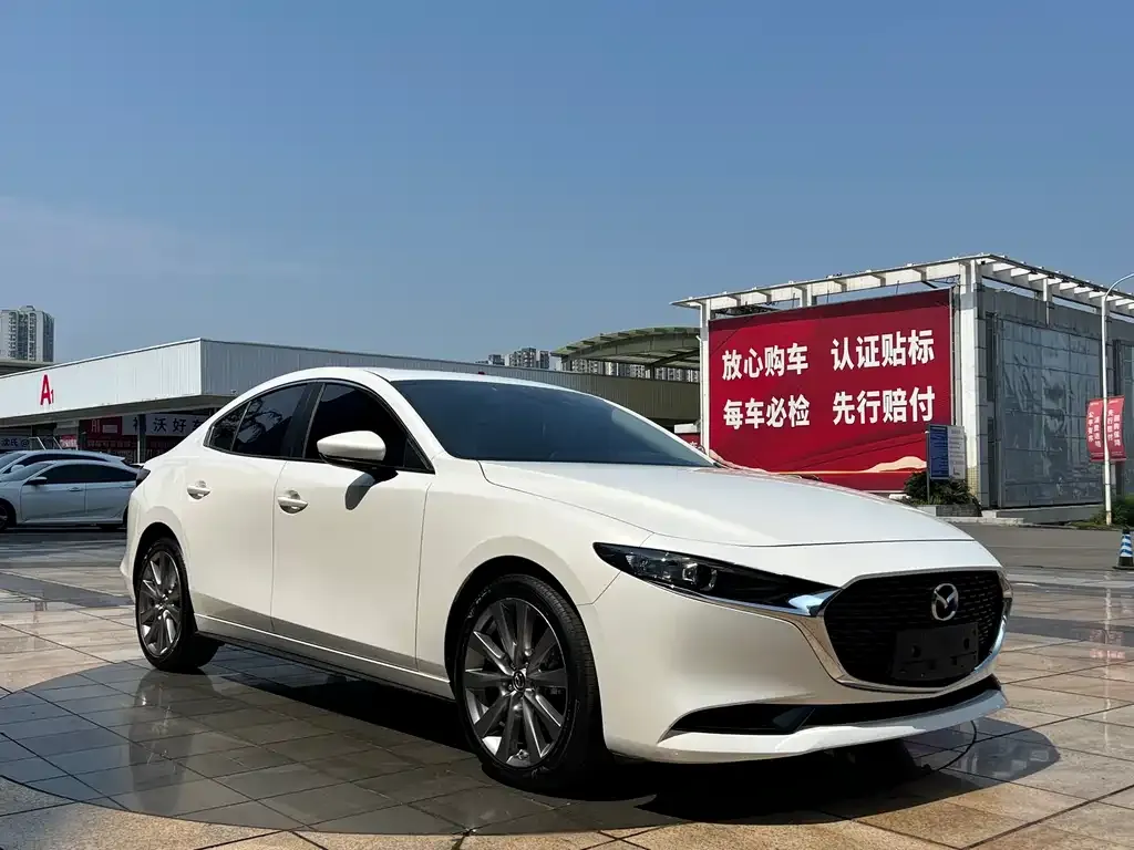 Mazda 3 Axela — фото 4