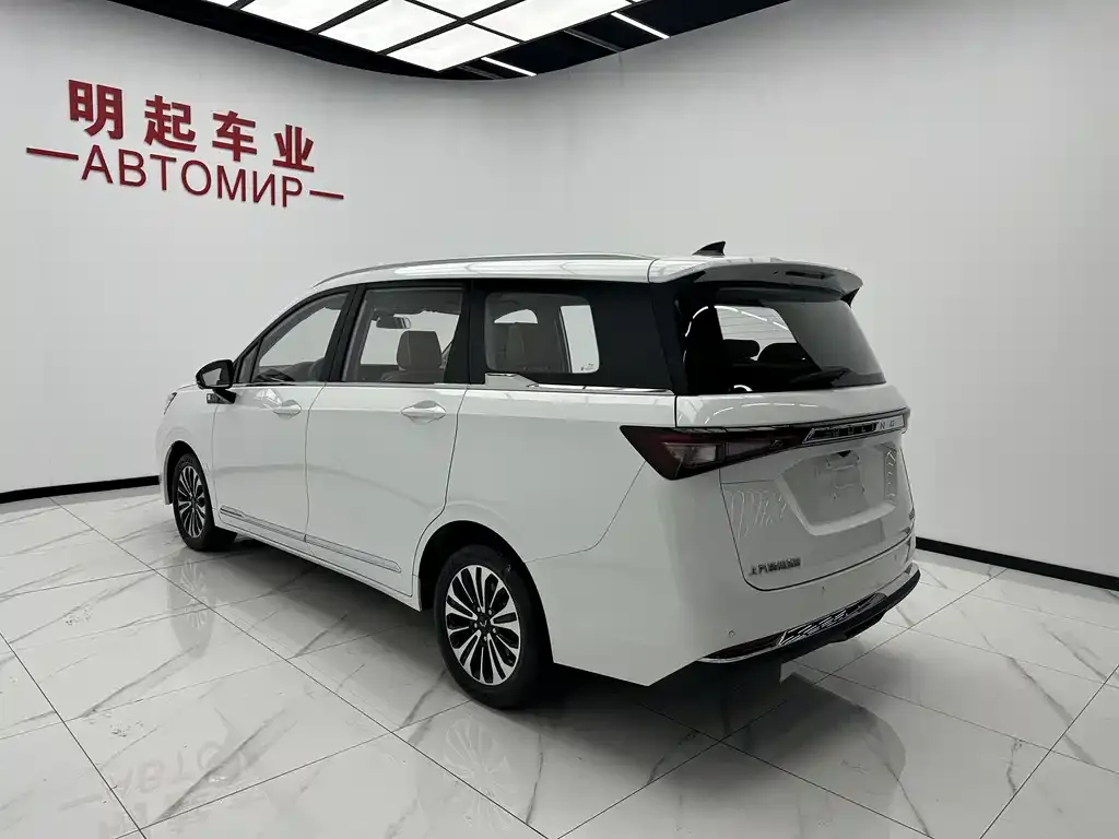 Wuling Jiachen — фото 5